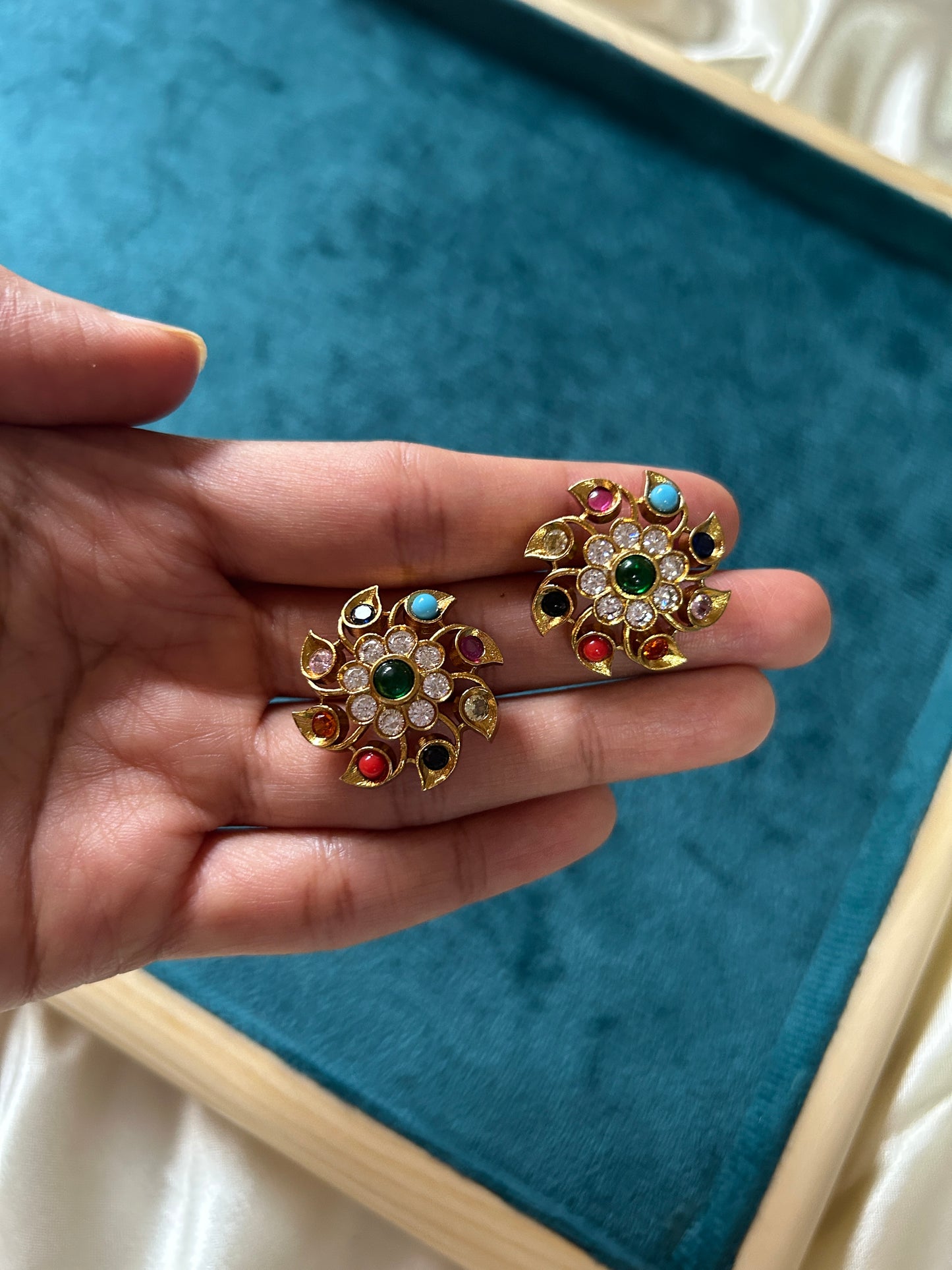 Multicolor Star Studs SE-002