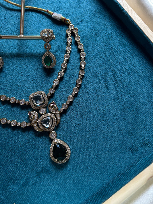White Stone Victorian Style Necklace SN017
