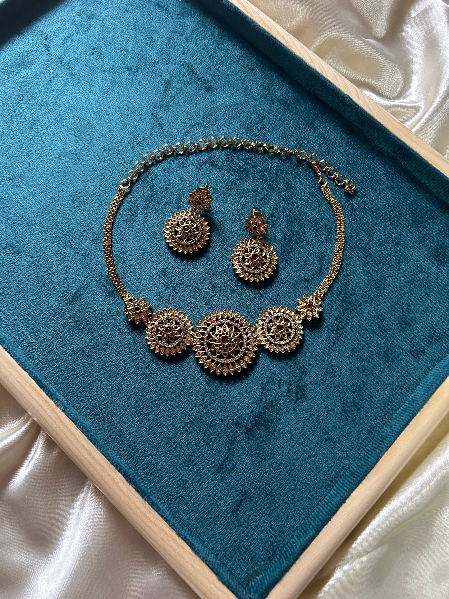White and Red Kundan Choker SN-005