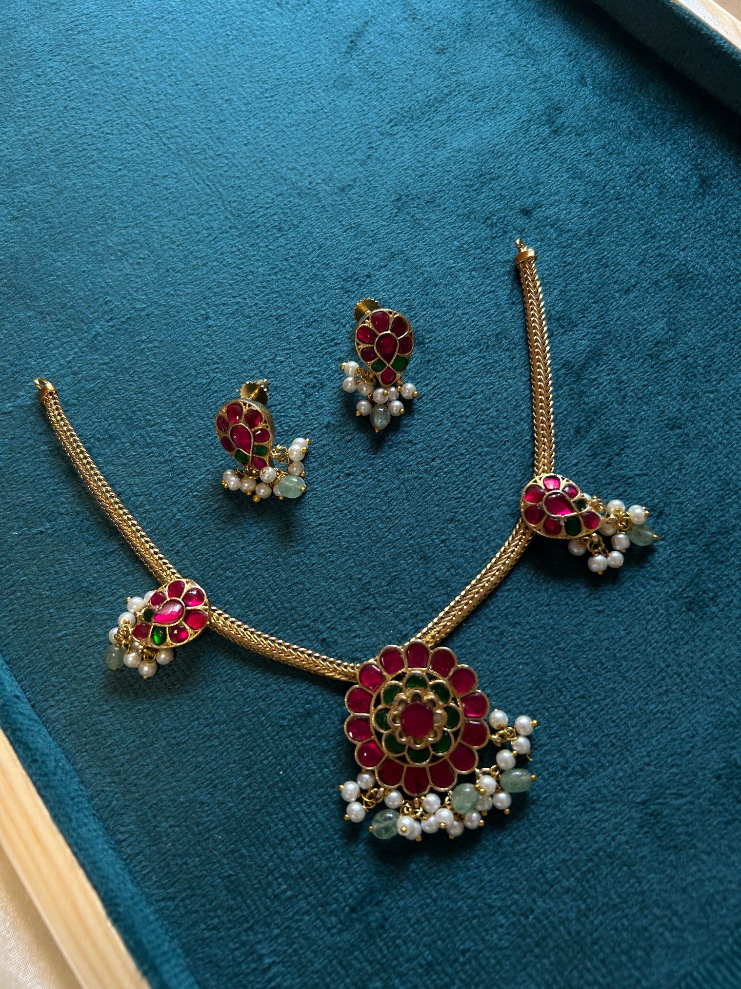 Pendant Style Short Necklace SN-001