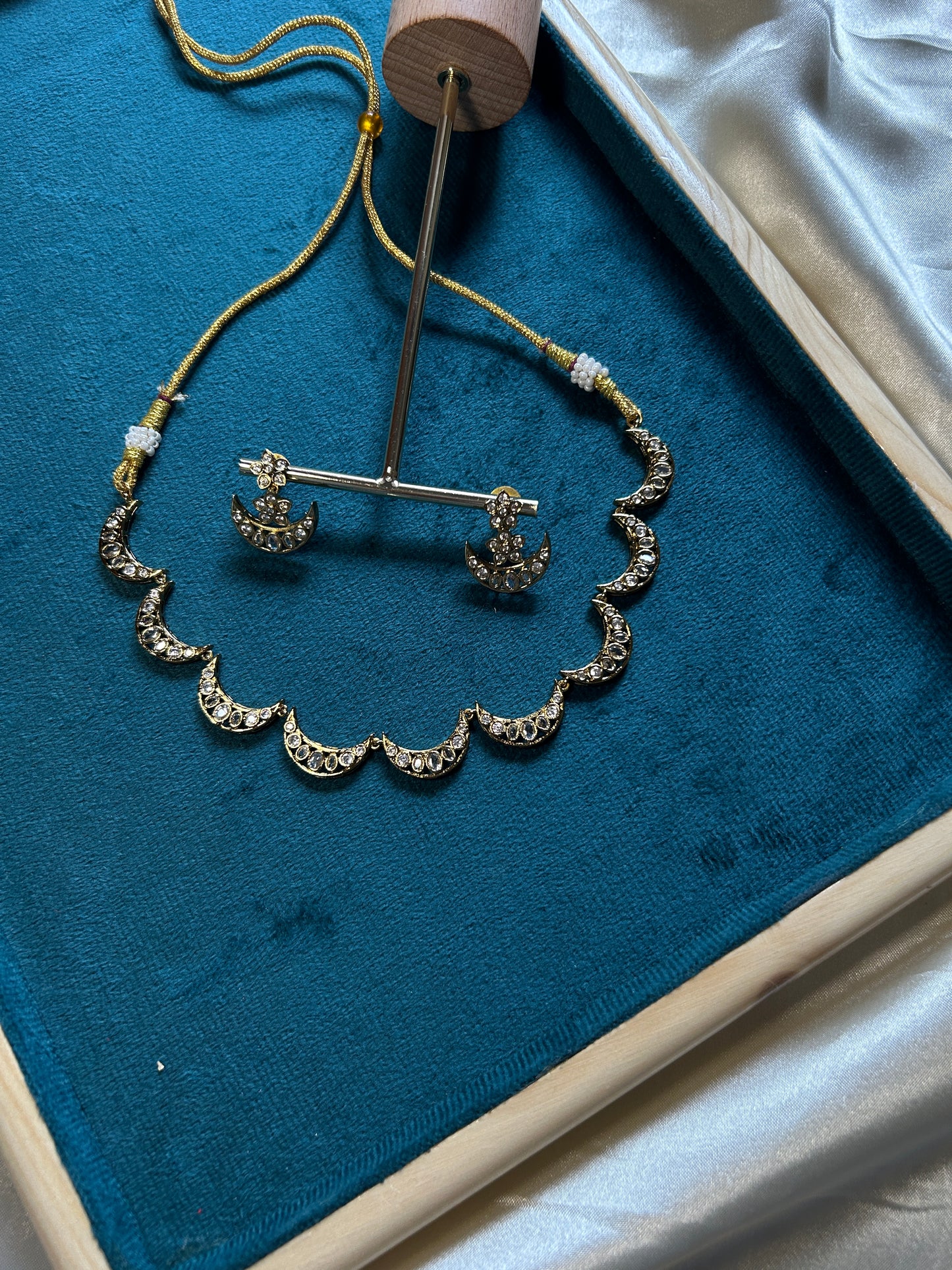 Half Moon White Stone Victorian Style Necklace SN-018