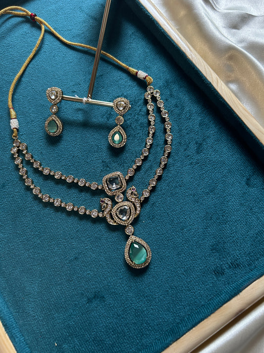 White stone Victorian style necklace SN016