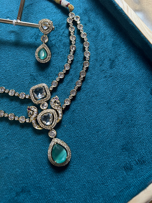 White stone Victorian style necklace SN016